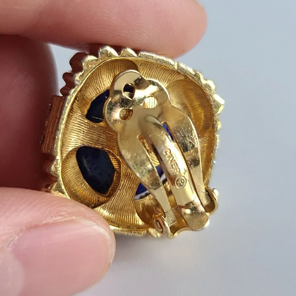 Ciner Glass Blue Lapis Lazuli Cabochon Gold Tone Clip Earrings Retro Large Huge - Picture 2 of 8